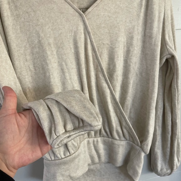 Banana Republic | Oatmeal Heather Cross Over Sweater Size Small - Picture 6 of 16